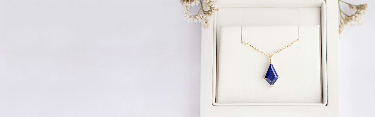yellow gold kite lapis lazuli necklace