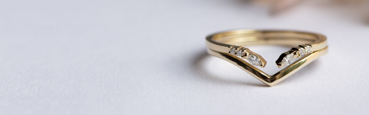 Stohovací prsteny - svatební prsteny, které se hodí k vašemu zásnubnímu prstenu