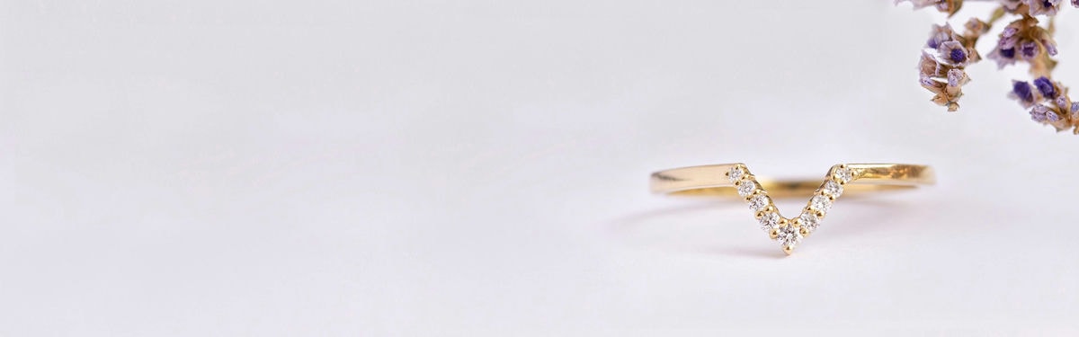 diamond v chevron stacking wedding ring