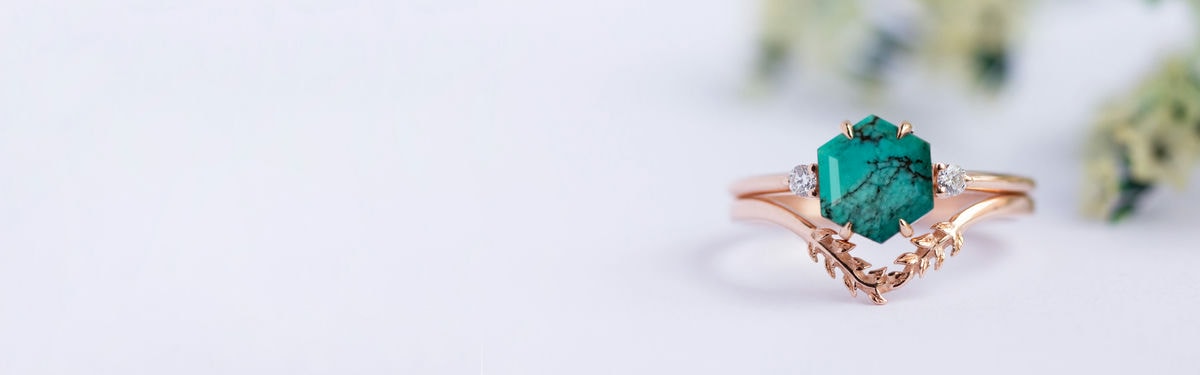 minimalistischer sechseckiger türkisfarbener Verlobungsring