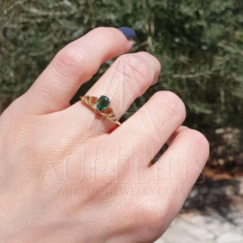 Anillo de Compromiso de Esmeralda y Peridoto Oval photo review