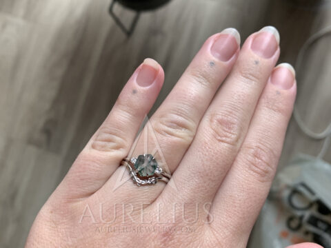 anillo de compromiso y anillo de bodas natural revisión del cliente