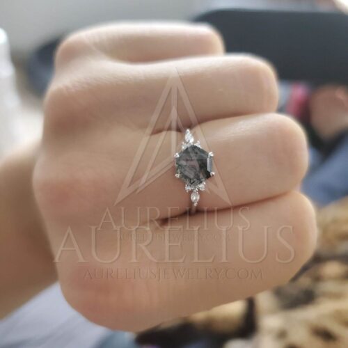 Bague Agate Mousse hexagonale et Diamant marquise photo review