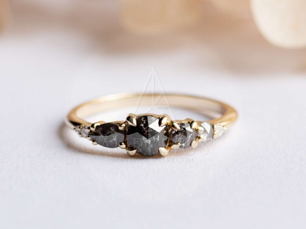 diamante negro anillo de racimo