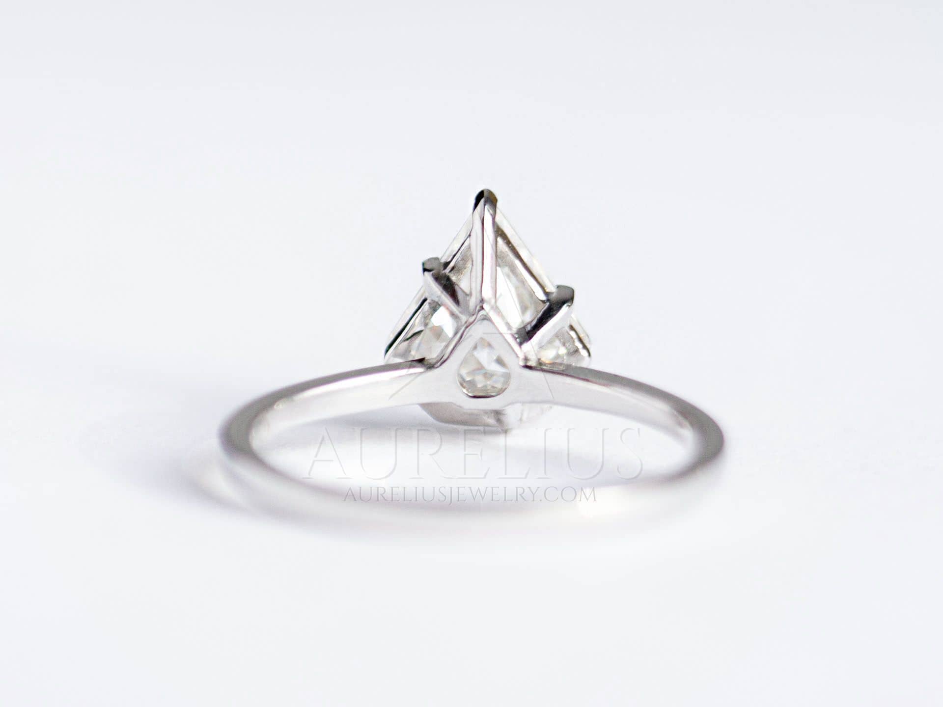 14 Karat White Gold Halo Engagement Ring – Aurum Jewelers