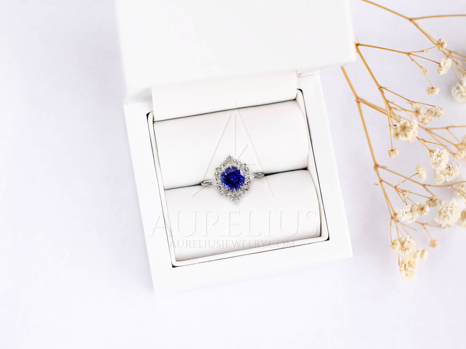 Vintage Tanzanite Ring with Diamonds - Lilian - Image 3