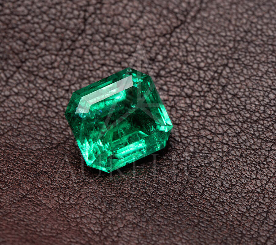 green emerald gem cuts