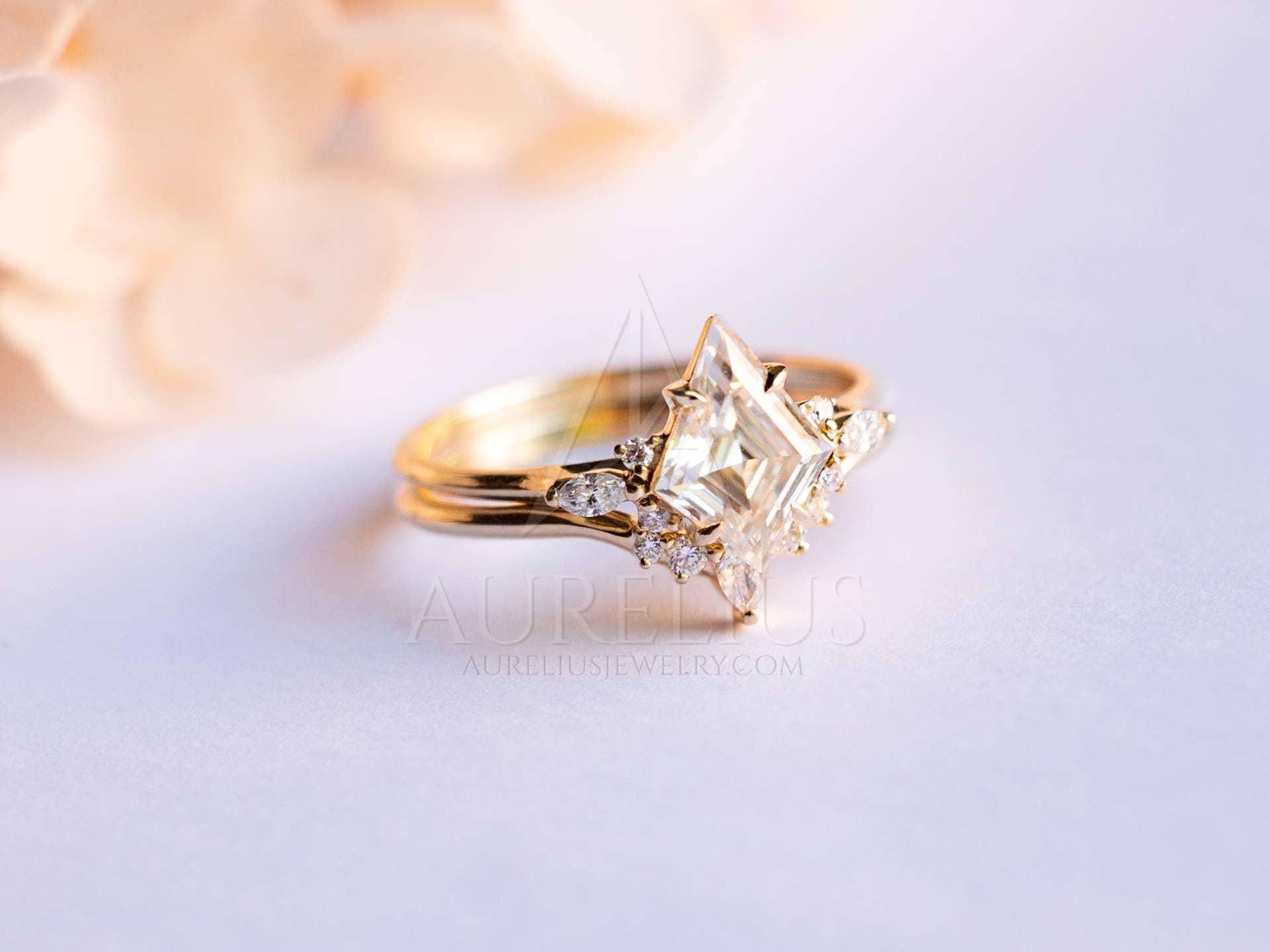 Princess Cut Diamond Engagement Ring Styles💍] 1: Kite set princess cut set  with 2️⃣ kite set princess cut side stones 2: Top: ... | Instagram