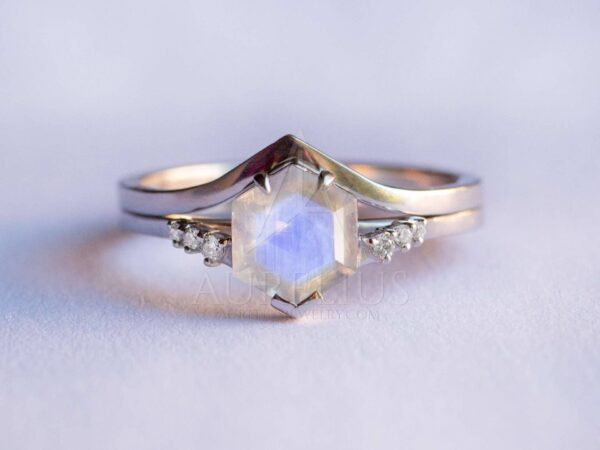 Engagement Rings - Aurelius Jewelry