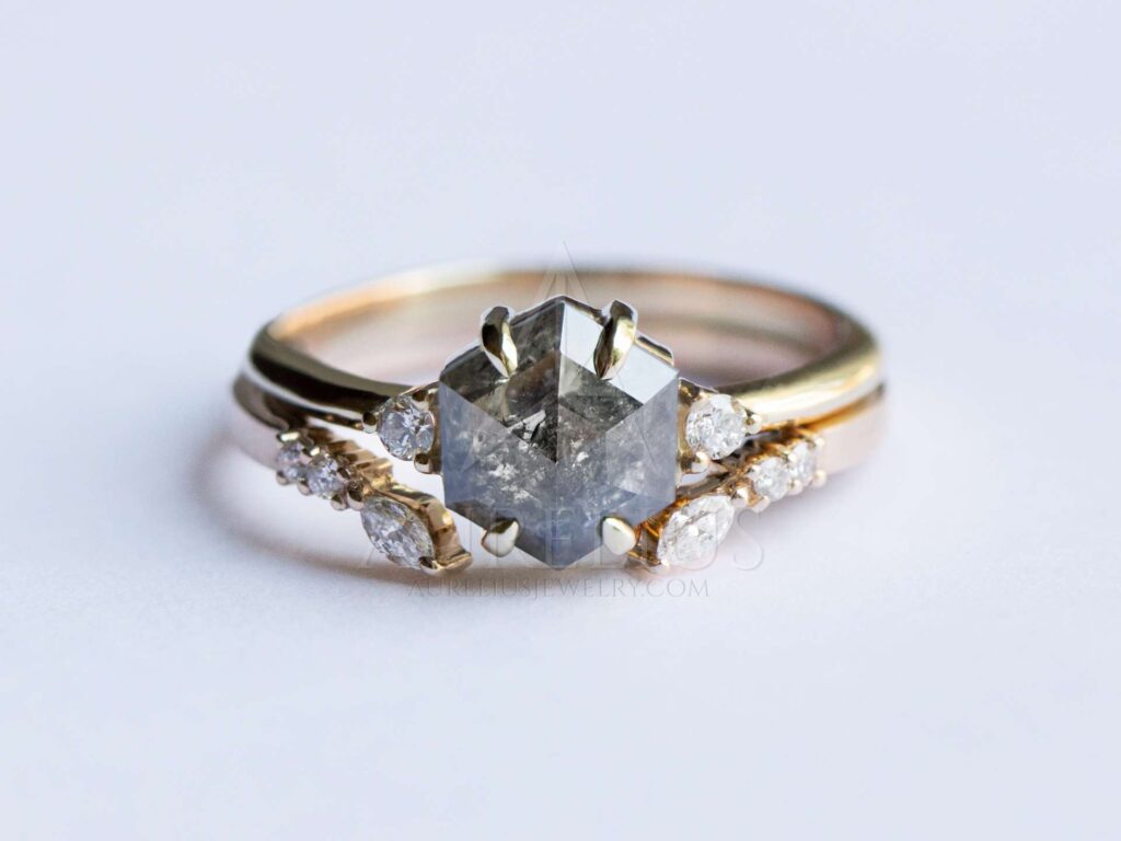 Hexagon Salz und Pfeffer Diamant Ehering Set öffnen Ringband