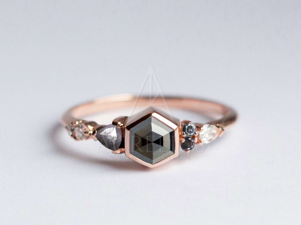hexágono diamante negro anillo de compromiso