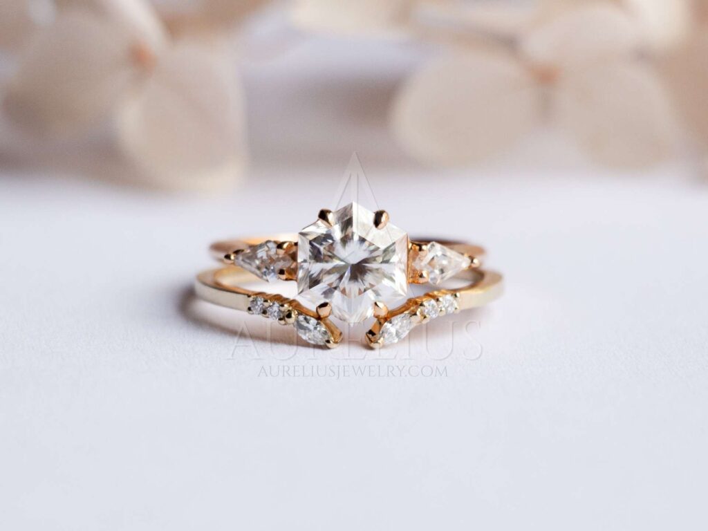 hexágono moissanita diamante conjunto de anillos de compromiso
