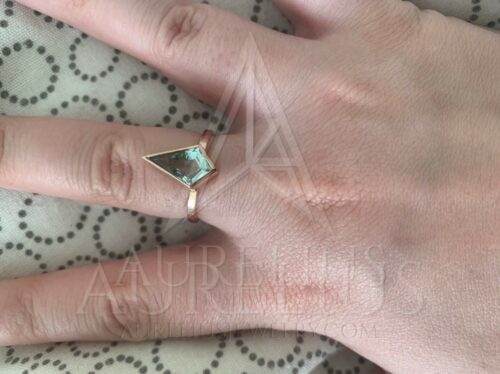 Icy Kite Aquamarine Engagement Ring photo review