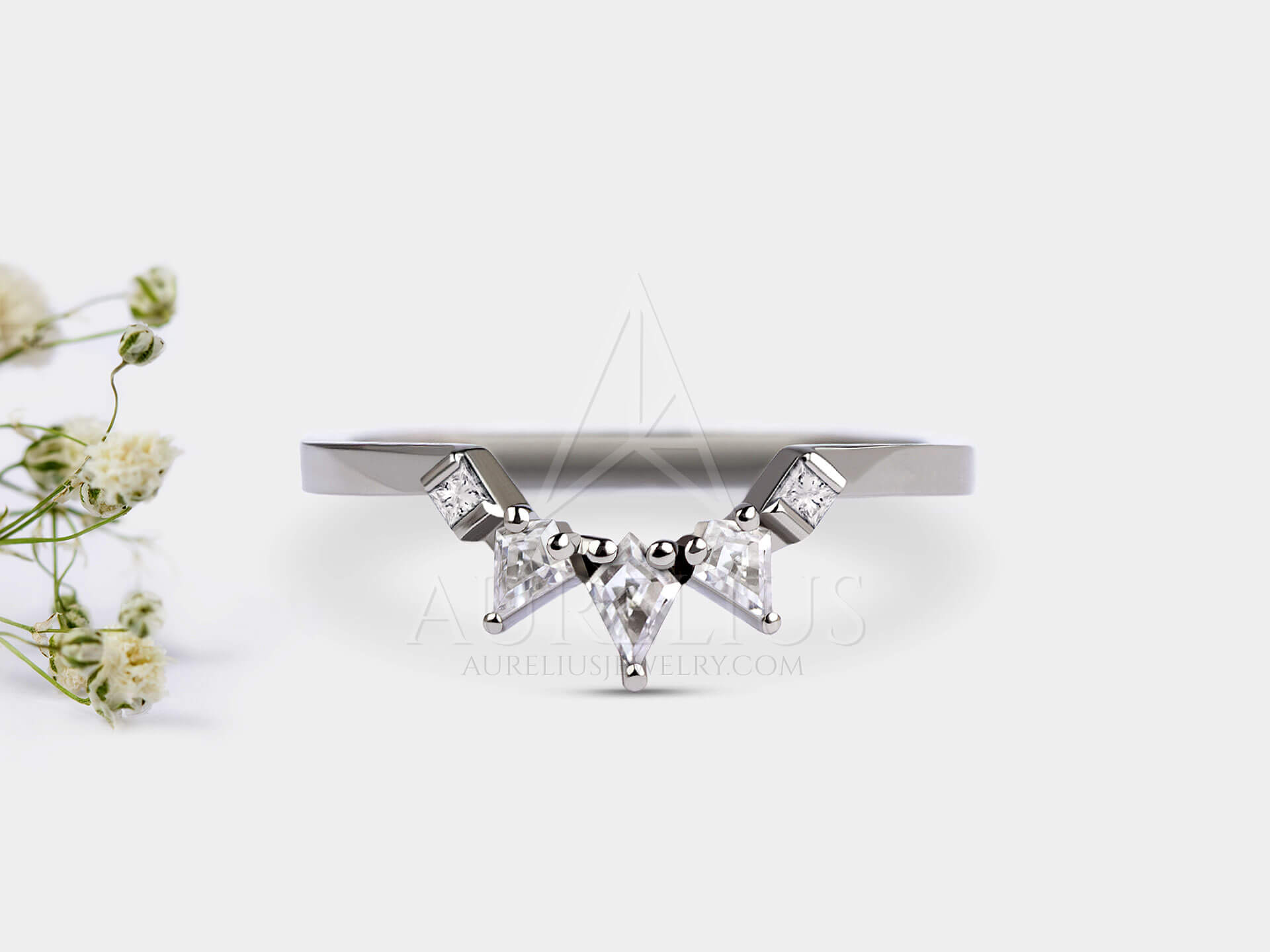 Kite Moissanite Stacking Ring - Ivelle