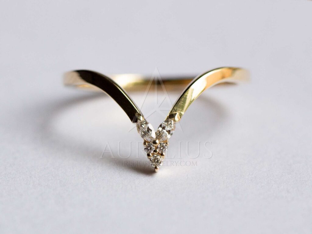 marquise anillo de diamantes de boda cheurón