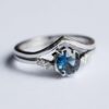 modrý zelená safír zásnubní prsten sada boční pohled