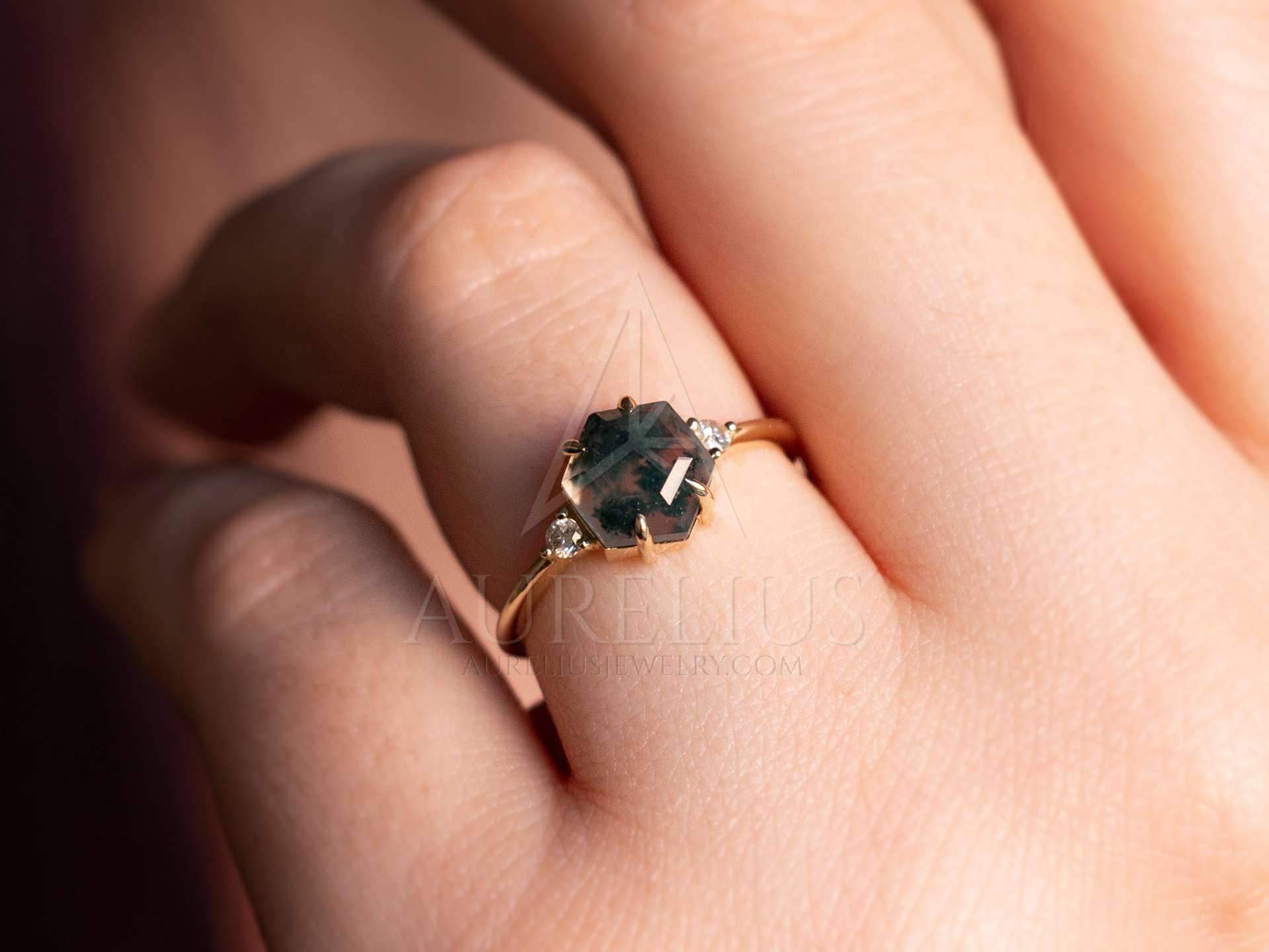 veiligheid Huiswerk diepte Verona Hexagon Moos Achat und Diamant Ring - Aurelius Jewelry