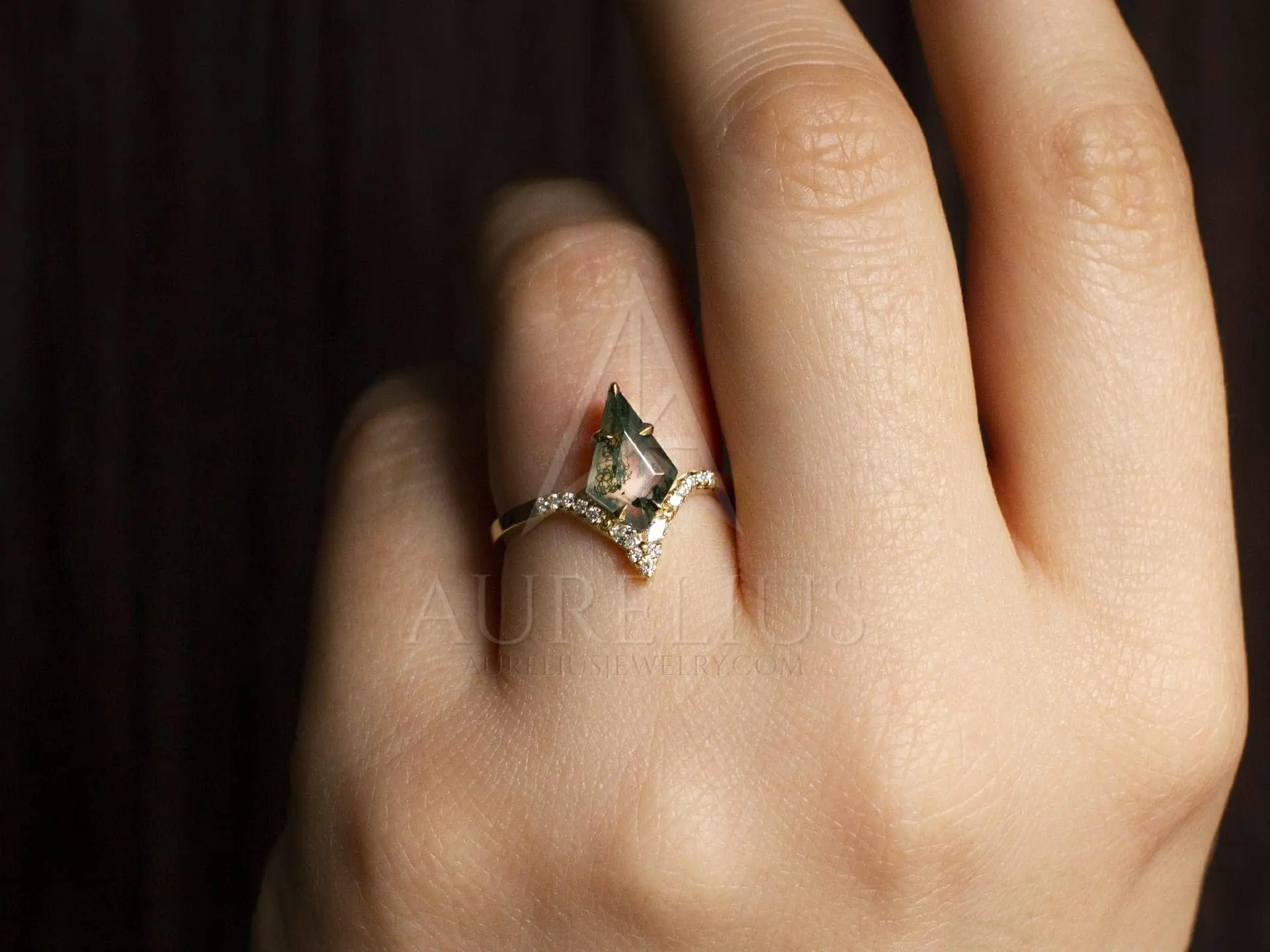 Vintage Kite Shaped Moss Agate Engagement Ring Set