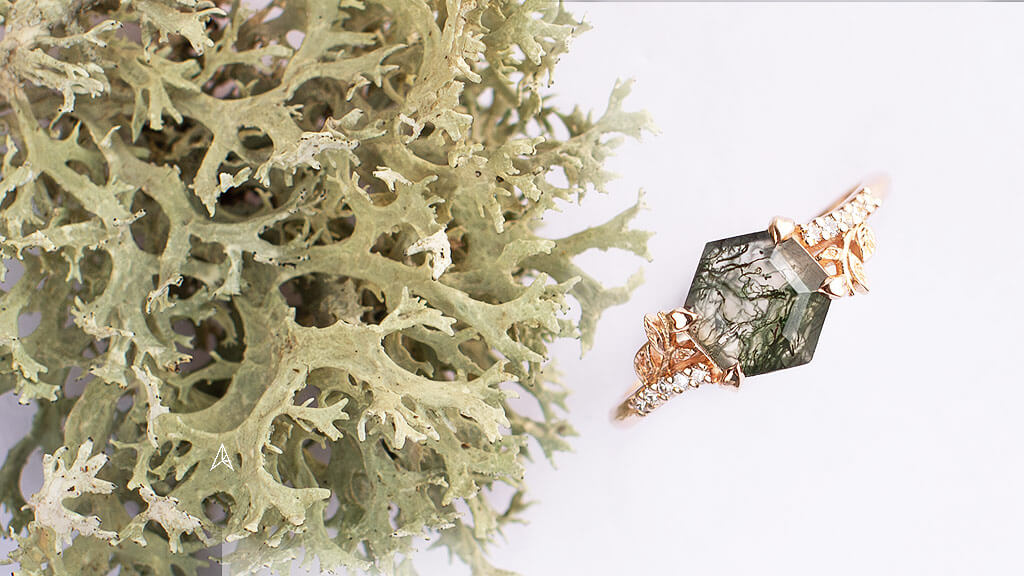 with moss agate stones you always carry a part of nature with you
