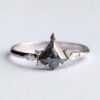 oro blanco diamante con forma de anillo con forma de cometa