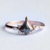 oro rosa diamante con forma de anillo de compromiso con forma de cometa parte delantera