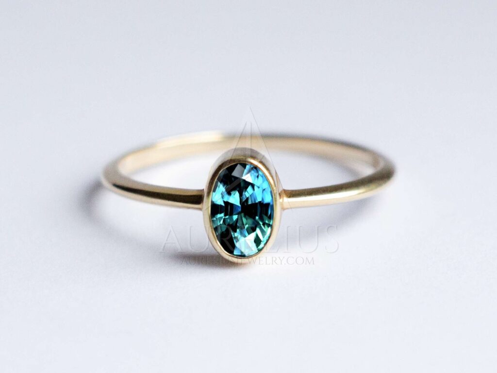 oval verde azulado zafiro anillo