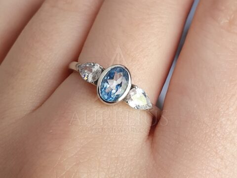 Kupec zásnubního prstenu Oval Aquamarine potvrzen