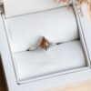princezna diamant zásnubní prsten v šperky krabice