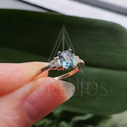 Bague Saphir sarcelle et Diamant baguette photo review
