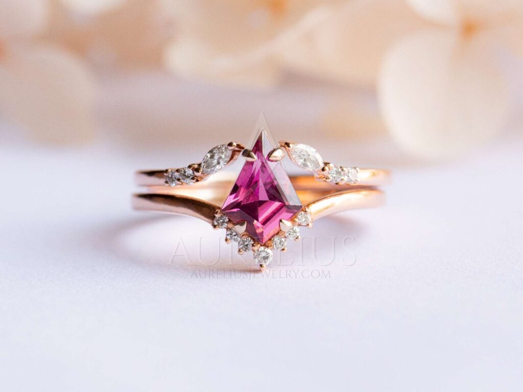 růžový drak turmalín zásnubní prsten sada přední