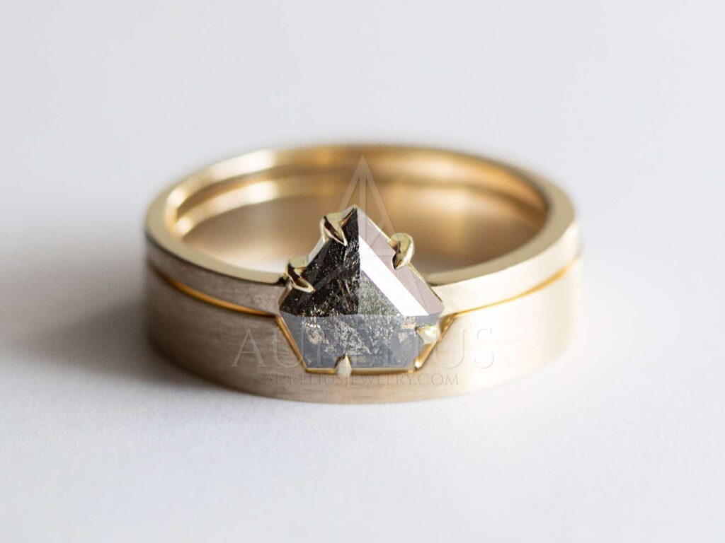 Schild Salz und Pfeffer Diamant Ehering Set breiter Ringband