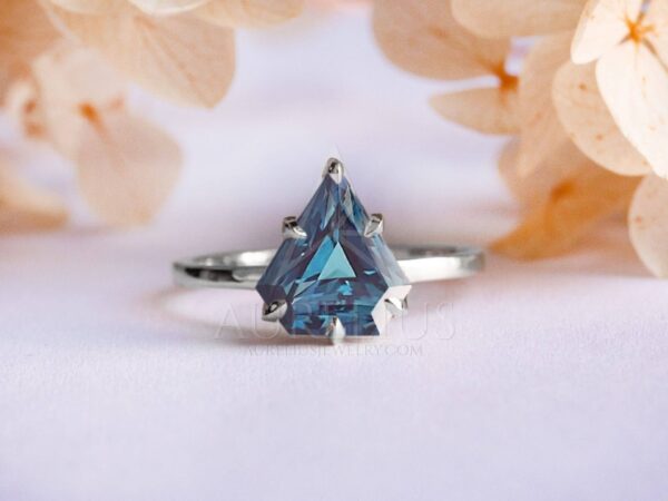 Engagement Rings - Aurelius Jewelry