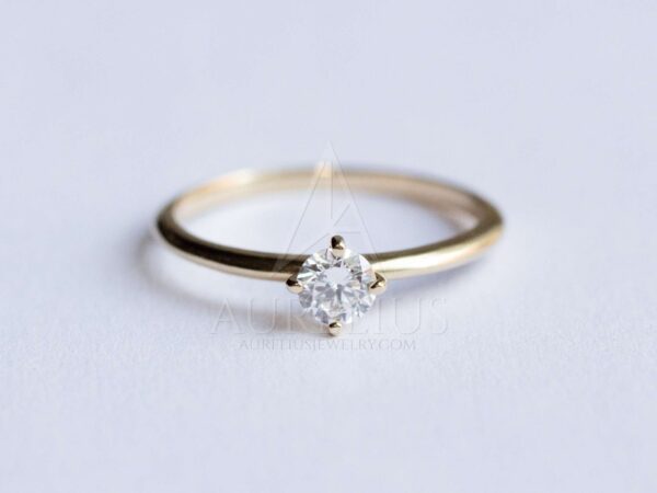 yellow gold 4 prong ring settings example