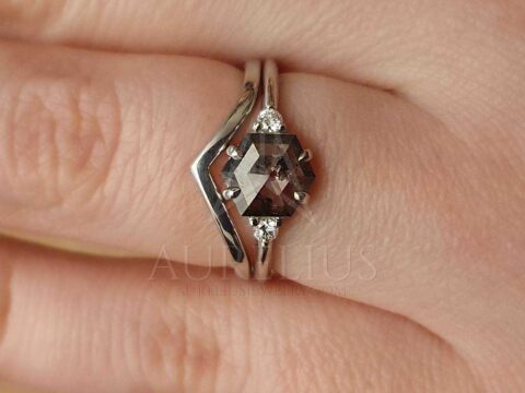 Sada tří diamantových snubních prstenů potvrzená zákaznickou recenzí