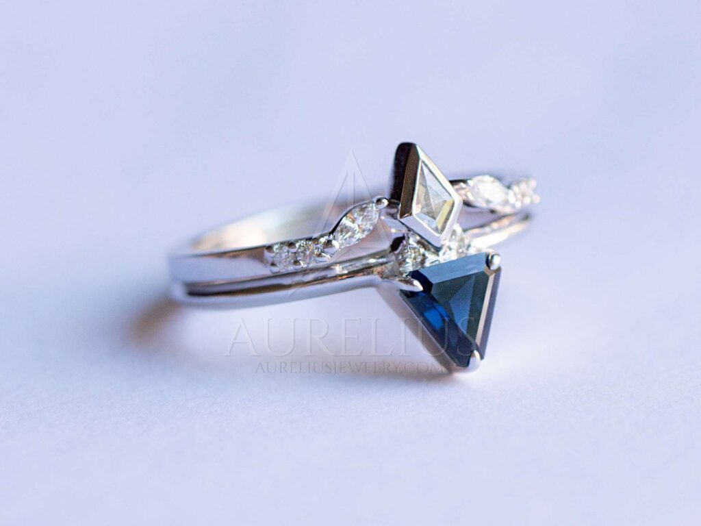 triángulo azul zafiro anillo geométrico conjunto