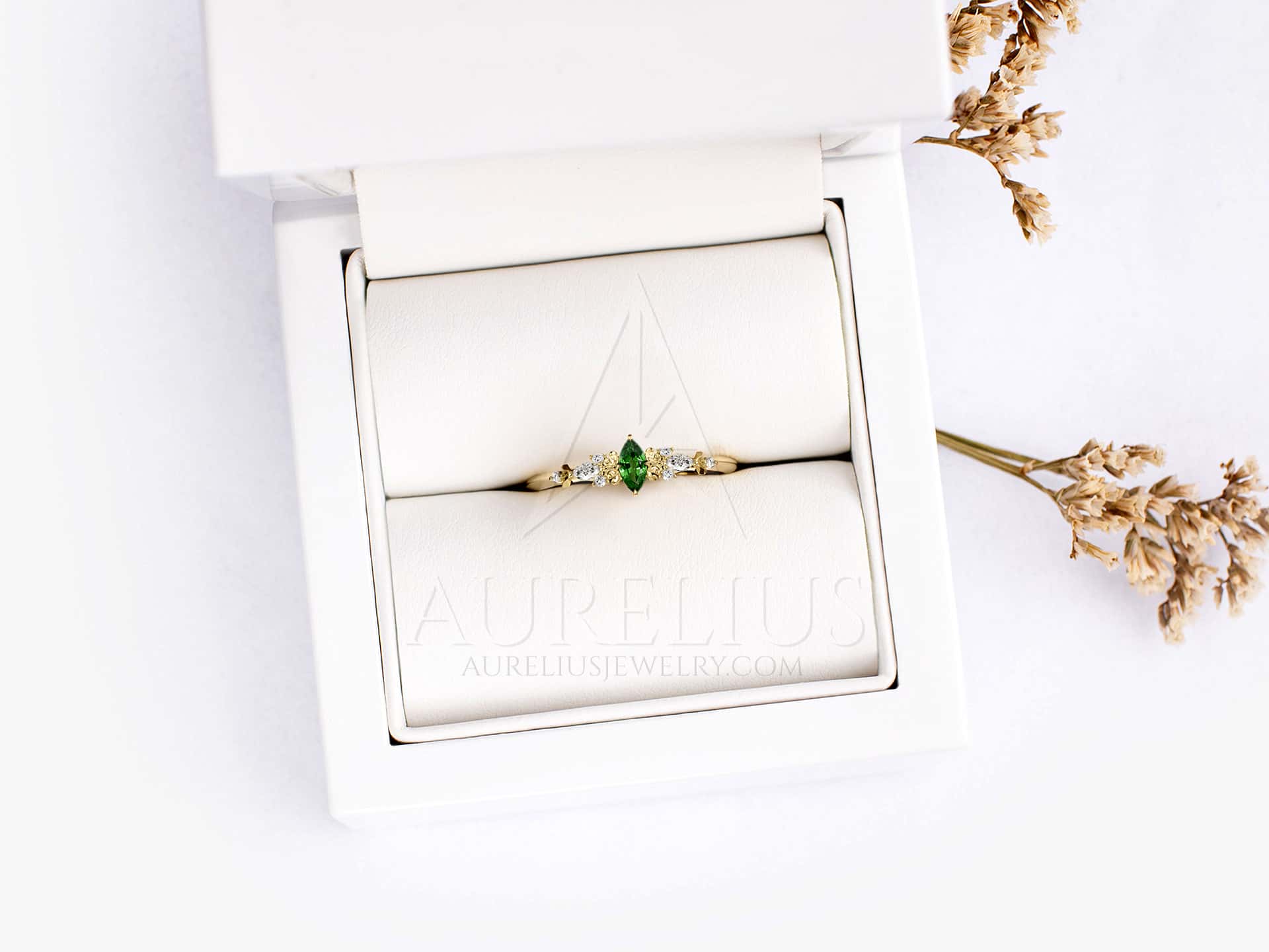 Tsavorite Engagement Ring Marquise Cut - Sara - Image 3