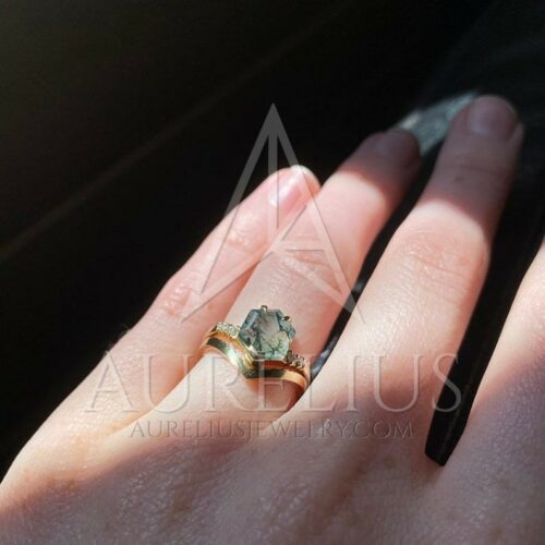 Vera Hexagon Moss Agate Engagement Ring Set photo review